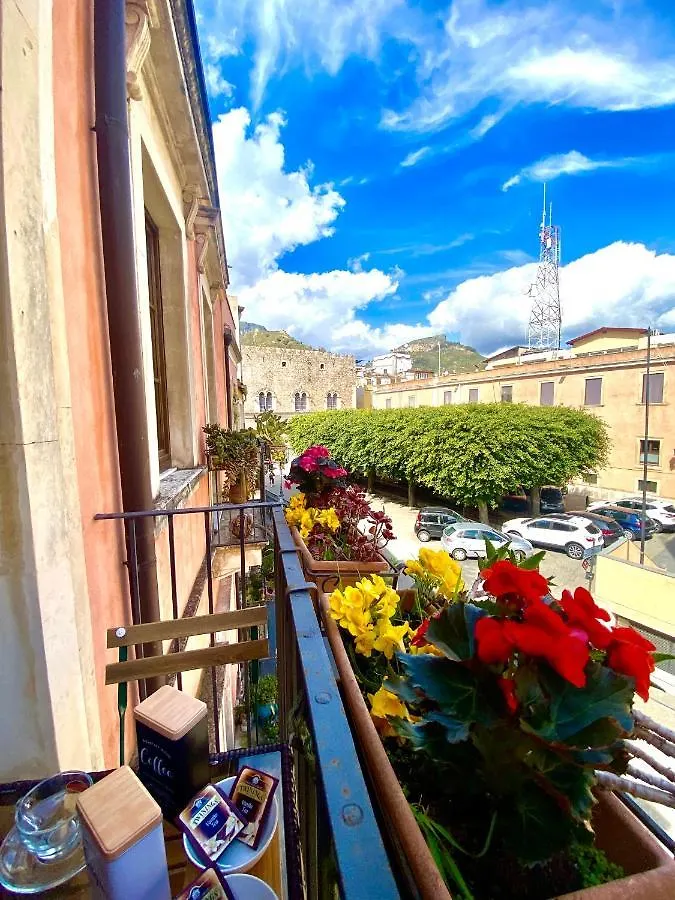 Caterina'S Charme Apartment تاورمينا